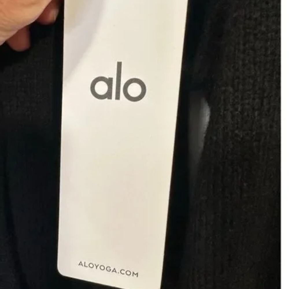 Alo Yoga Women’s Black Cashmere New Class Hoodie, Size L, NWT - Picture 5 of 13